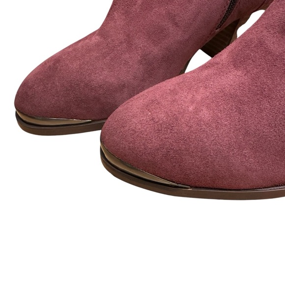 Diba Sequoia Suede Bootie in Burgundy Sz 9 2.5” stacked heel - Stitch Fix - Picture 4 of 6